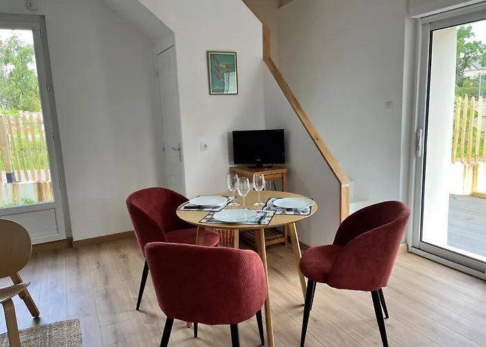 Holiday home Maison Renovee A Proche De La Mer, Classe Meuble De Tourisme 3 Etoiles *